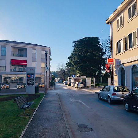 New City Center Design Apartment Porec Exterior photo